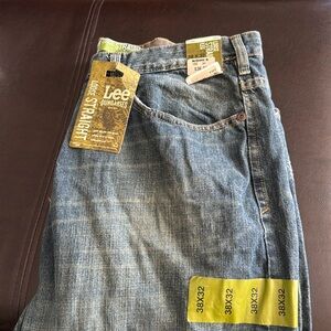 Lees Loose Straight Brand New